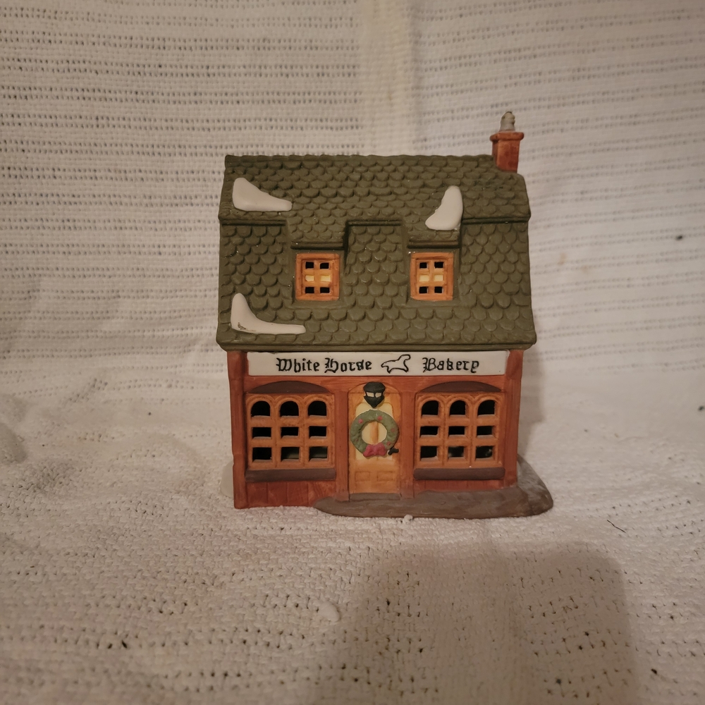 Dept 56 White Horse Bakery